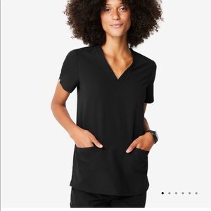Casma 3 pocket BLACK figs top